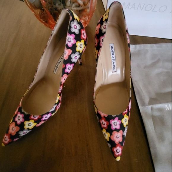 Manolo Blahnik Shoes - New Manolo Blahnik BB Floral Pumps